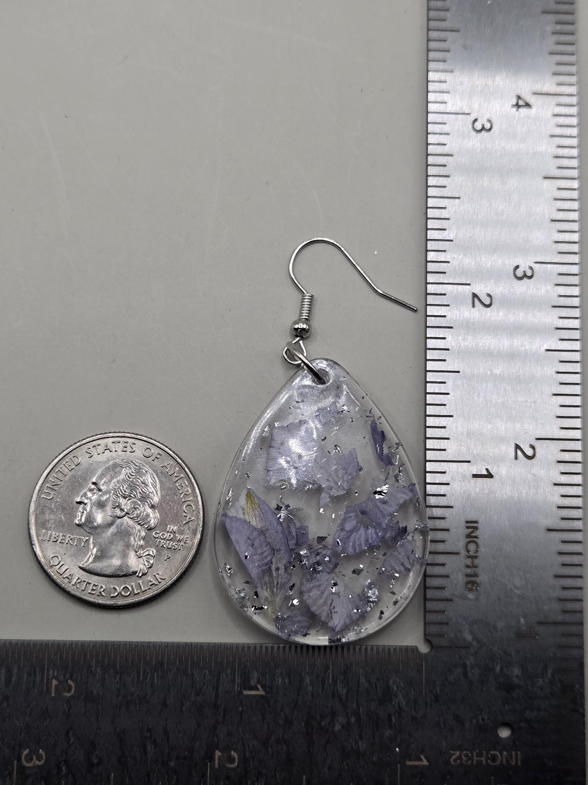 Pressed Hydrangea Resin Earrings – Lavender, Silver Flake Real Flower Jewelry