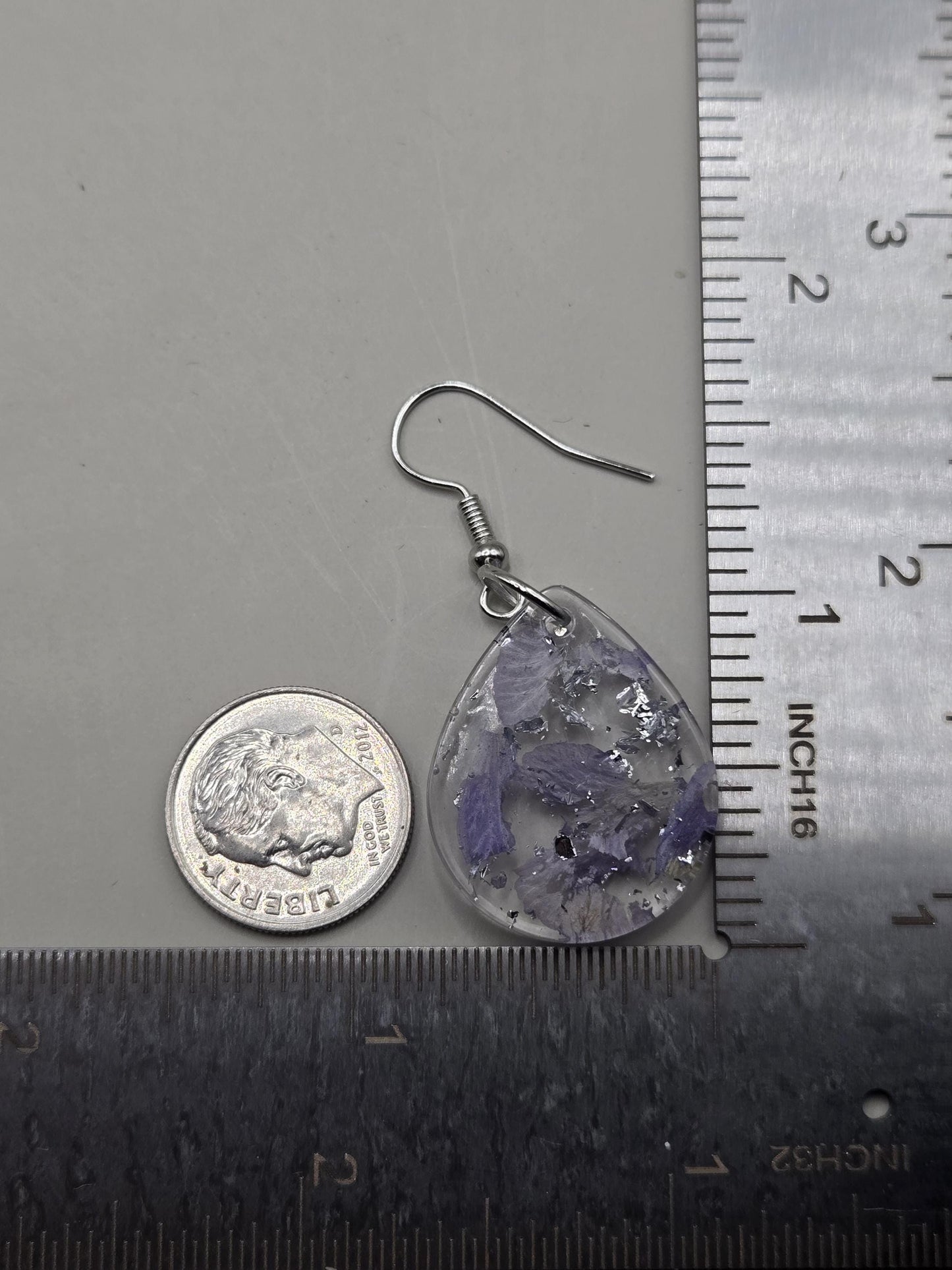 Pressed Hydrangea Resin Earrings – Lavender, Silver Flake Real Flower Jewelry