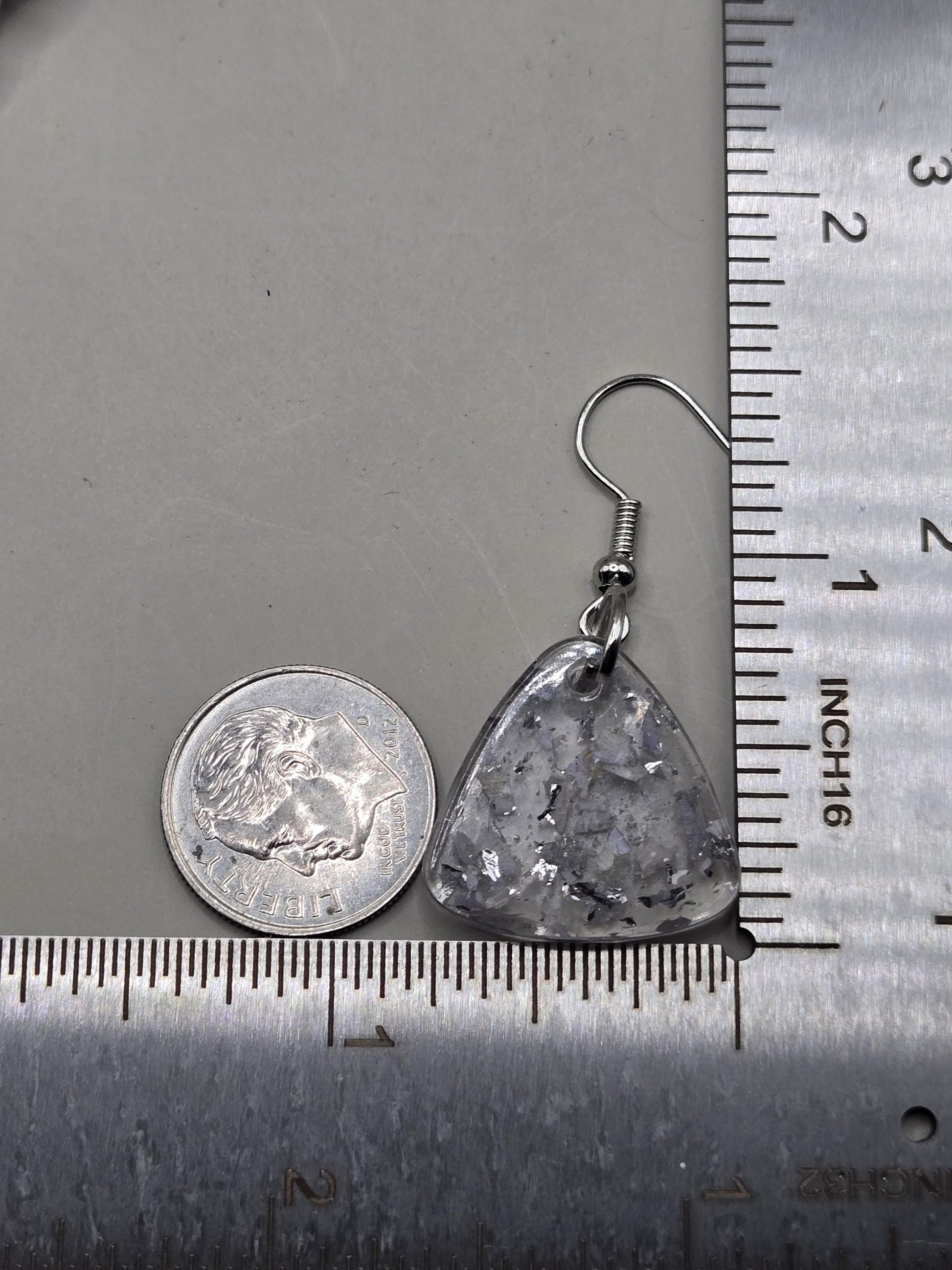Pressed Hydrangea Resin Earrings – Lavender, Silver Flake Real Flower Jewelry