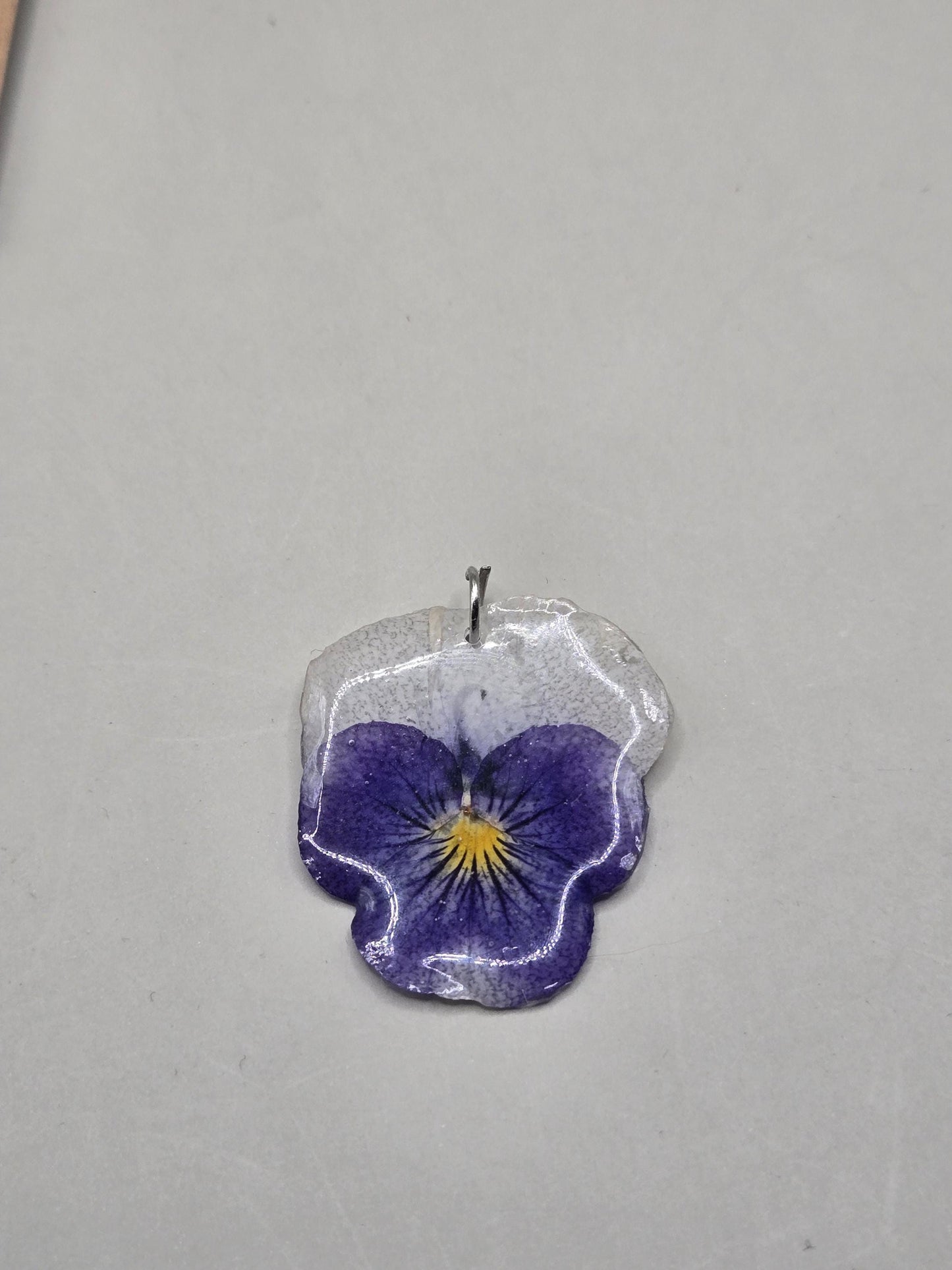 Pressed Flower Resin Necklace Pendant – Real Dried Botanical Jewelry