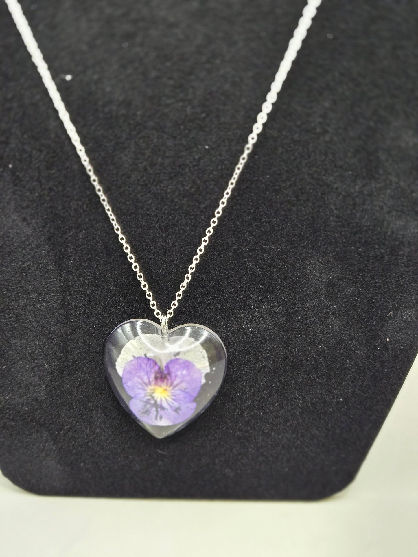 Pressed Flower Resin Necklace Pendant – Real Dried Botanical Jewelry