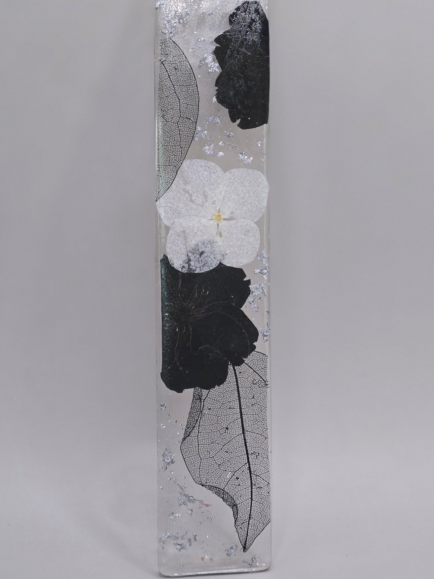 Pressed Flower Resin Bookmark – Handmade Botanical Gift