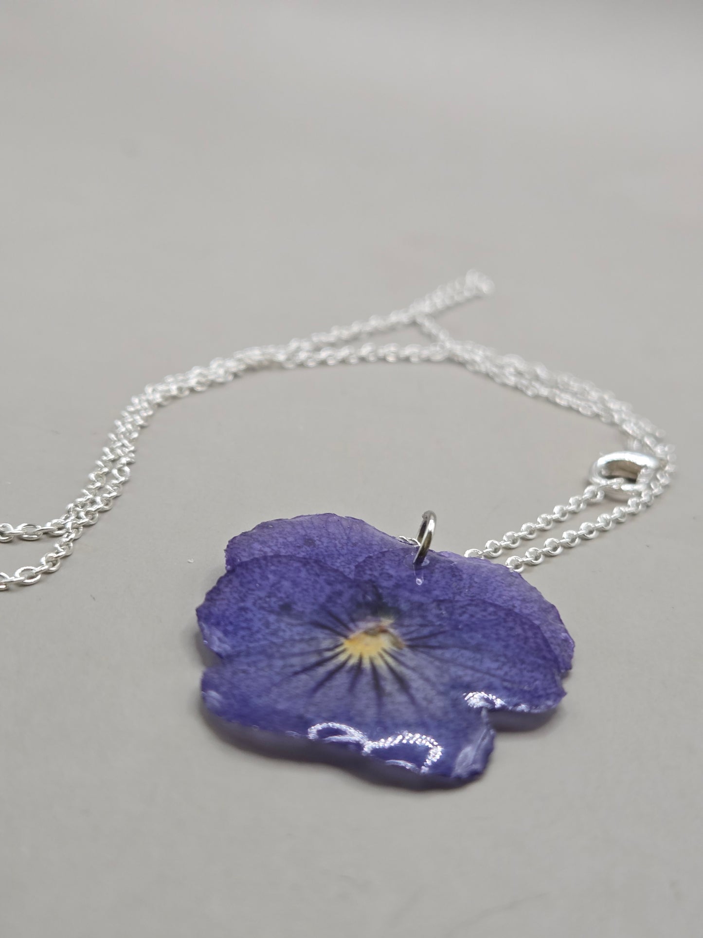 Pressed Flower Resin Necklace Pendant – Real Dried Botanical Jewelry