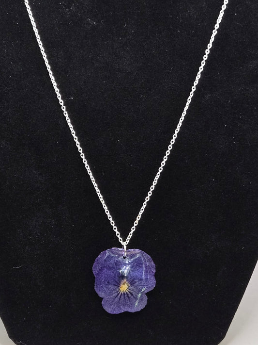 Pressed Flower Resin Necklace Pendant – Real Dried Botanical Jewelry